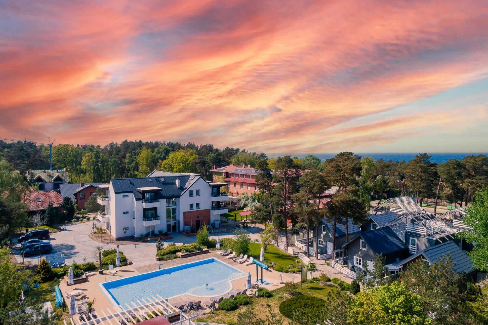 Apartamenty Przy Plazy Z Basenem Z Podgrzewana Woda I Mini Spa - Osrodek Kolonijno-Wczasowy Mewa Niechorze Exterior foto