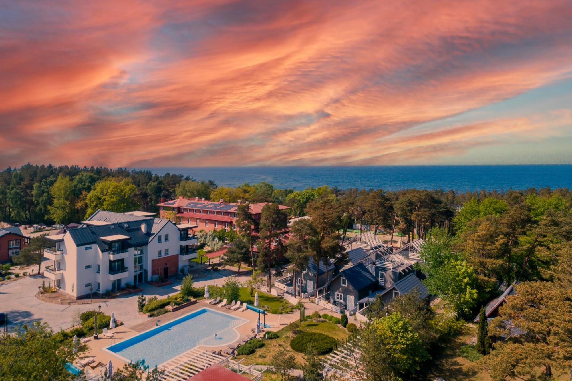 Apartamenty Przy Plazy Z Basenem Z Podgrzewana Woda I Mini Spa - Osrodek Kolonijno-Wczasowy Mewa Niechorze Exterior foto